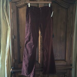 NWT AG ADRIANO GOLDSCHMEID ANGEL FATIGUE BOOTCUT WINE CORDUROY PANTS. SIZE 30R.